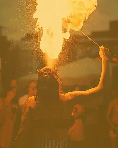 Spectacle : Quand on était seul.es