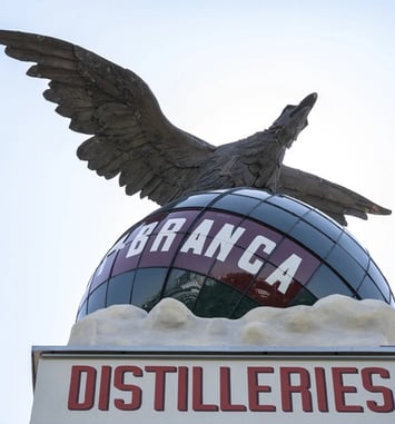 Inauguration de l'aigle emblématique de la Fondation Fernet-Branca