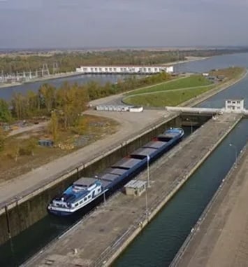 Accès au bajoyer de l'écluse EDF de Fessenheim