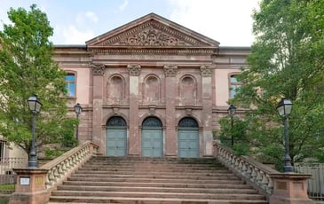 Cour d'Assises, expositions et rencontres