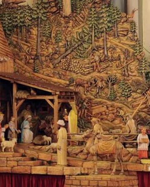 Exposition d'une crèche géante sculptée en bois